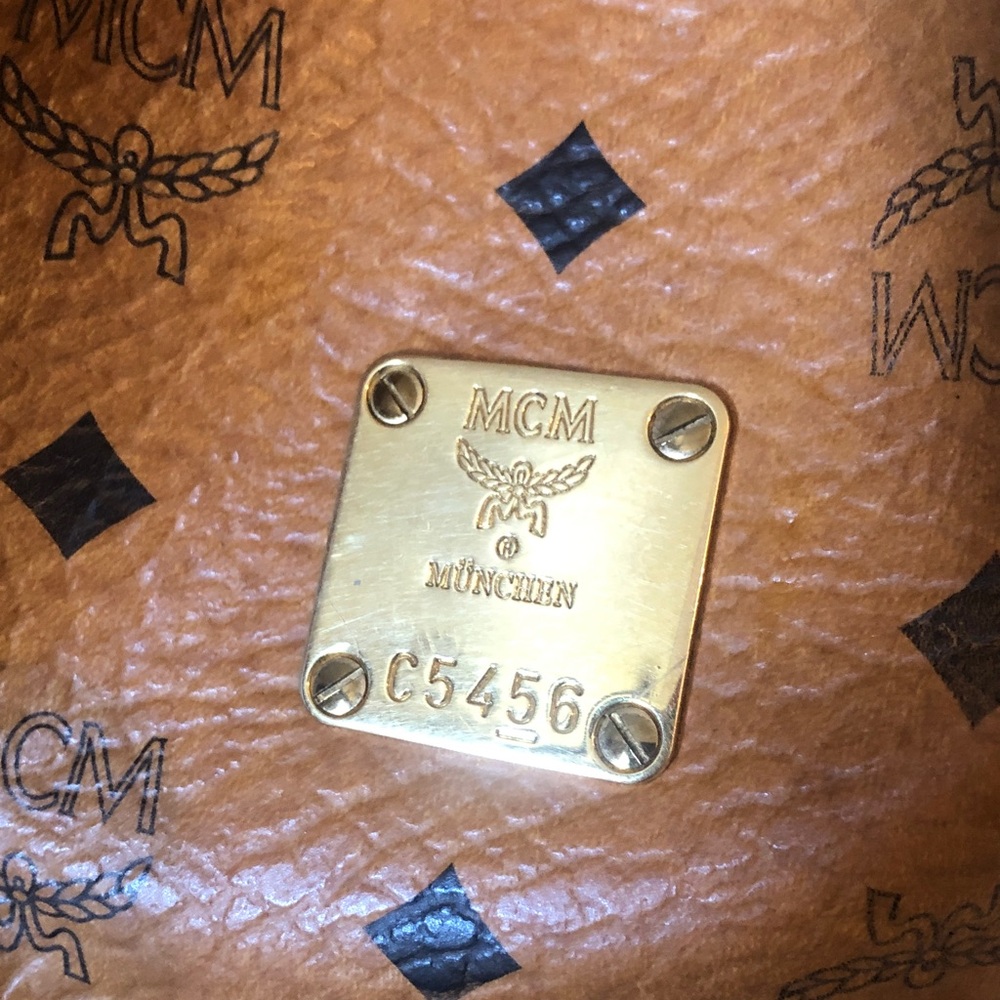 MCM classic signature leather shoulder bag with drawstring & authenticity cards - Picture 4 of 16